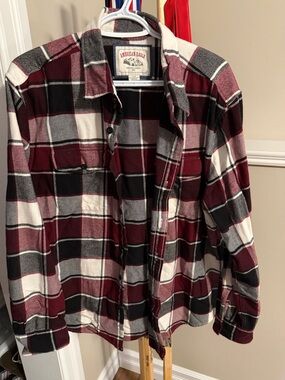 American Eagle Outfitters Maroon Black Gray Plaid Button-Up Shirt